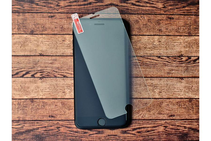 Защитное стекло для iPhone 7
